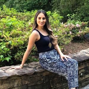 Meet your Posher, Ana